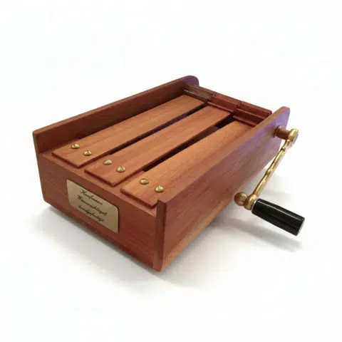 Kaufmann Wiener Ratsche groß I Musikdinge Wien Onlineshop.png